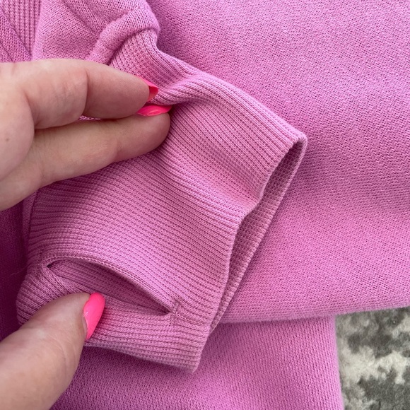 Lululemon full zip semi cropped hoodie. Size xs-sm. - Picture 5 of 9